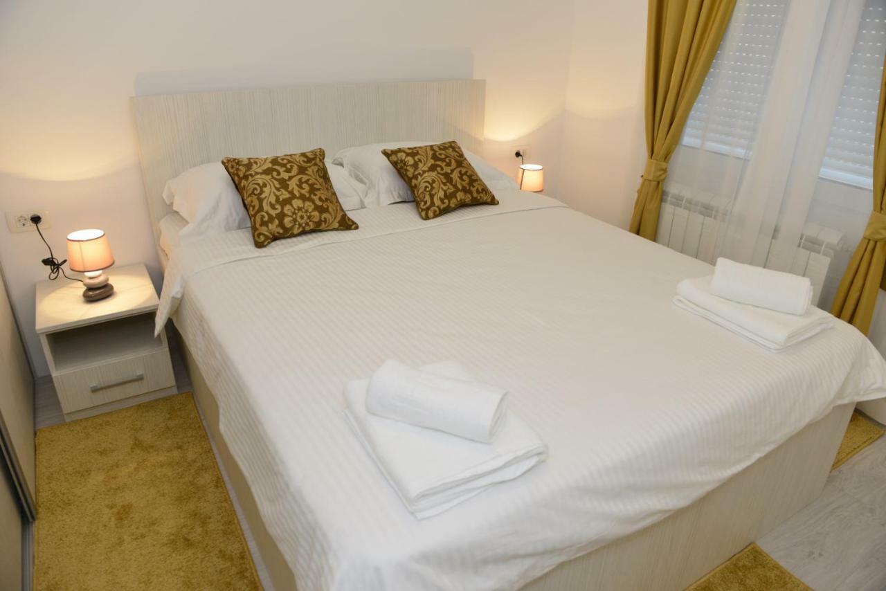Apartmani Stefanija Tivat Ngoại thất bức ảnh