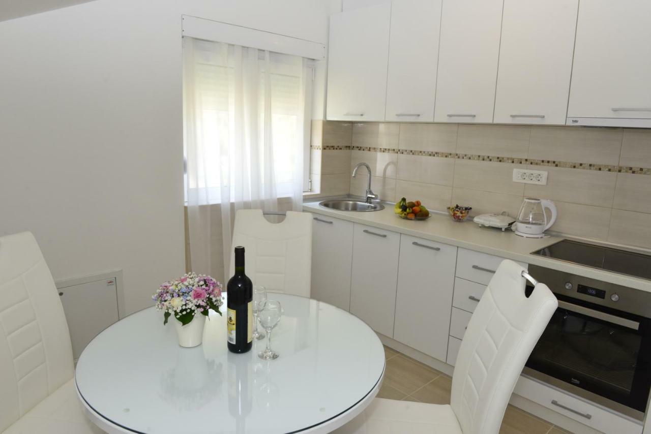 Apartmani Stefanija Tivat Ngoại thất bức ảnh