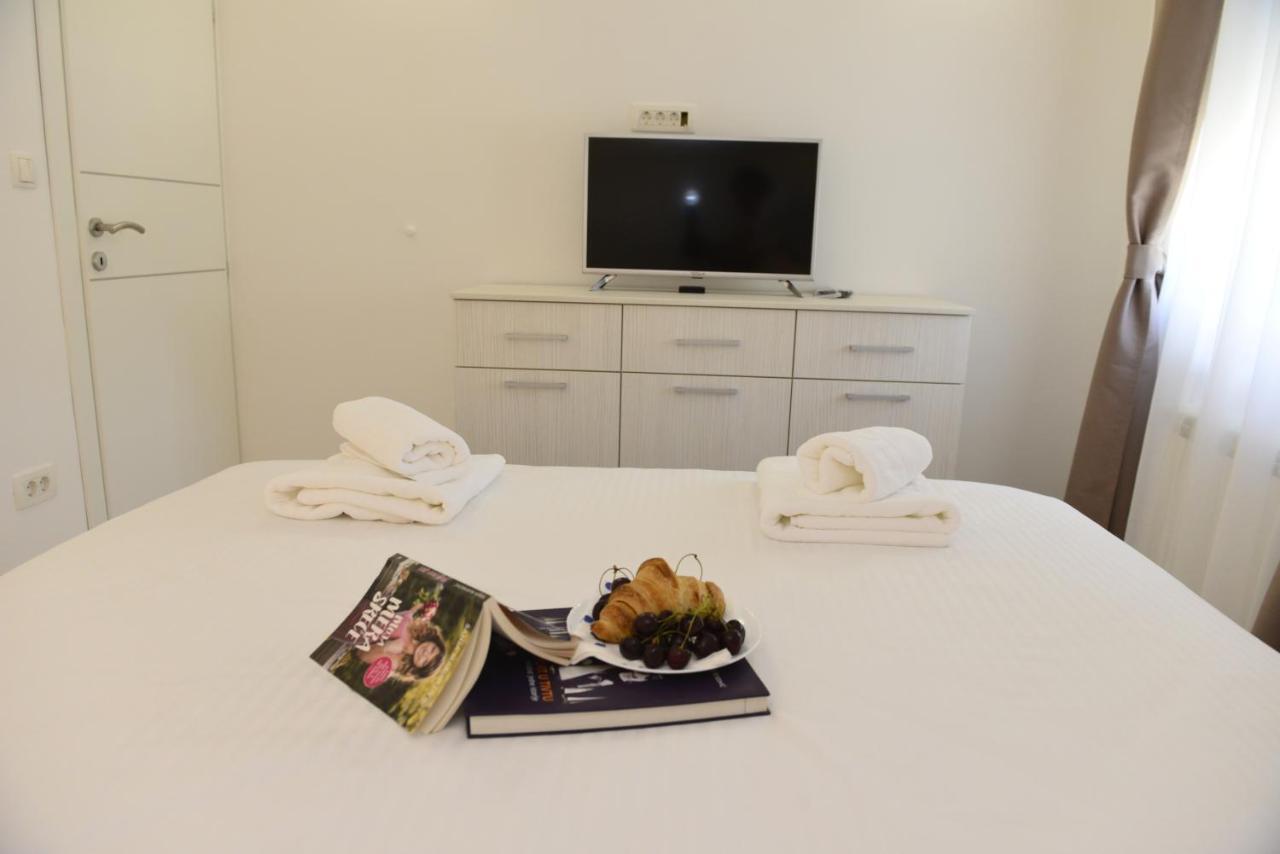 Apartmani Stefanija Tivat Ngoại thất bức ảnh
